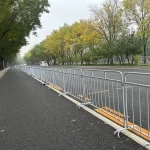 How to install crowd barrier fence